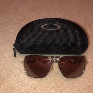 Women’s Polarized Oakley Sunglasses